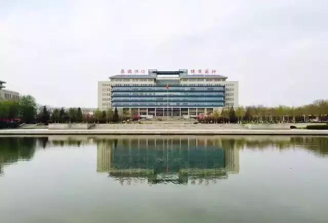 云南中醫藥類大學校景